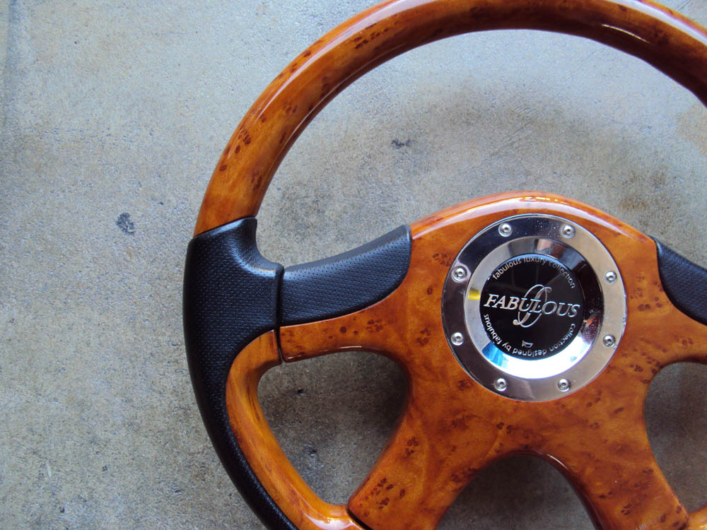 Index of /images/for_sale/Fabulous_Luxury_II_360mm_Steering_Wheel_011214