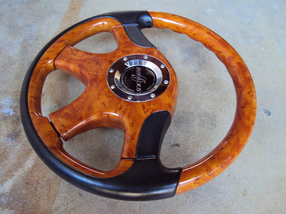 Index of /images/for_sale/Fabulous_Luxury_II_360mm_Steering_Wheel_011214