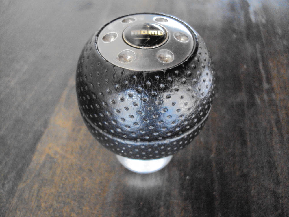 Index of /images/for_sale/MOMO_Air_Leather_Shift_Knob_061614