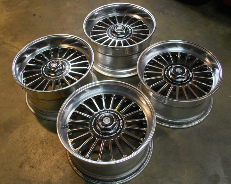 The owner also has a really fat set of SSR EX-C Fin 16x8.5 +18 Front 16x9.0 +13 Rear. Very Nice!