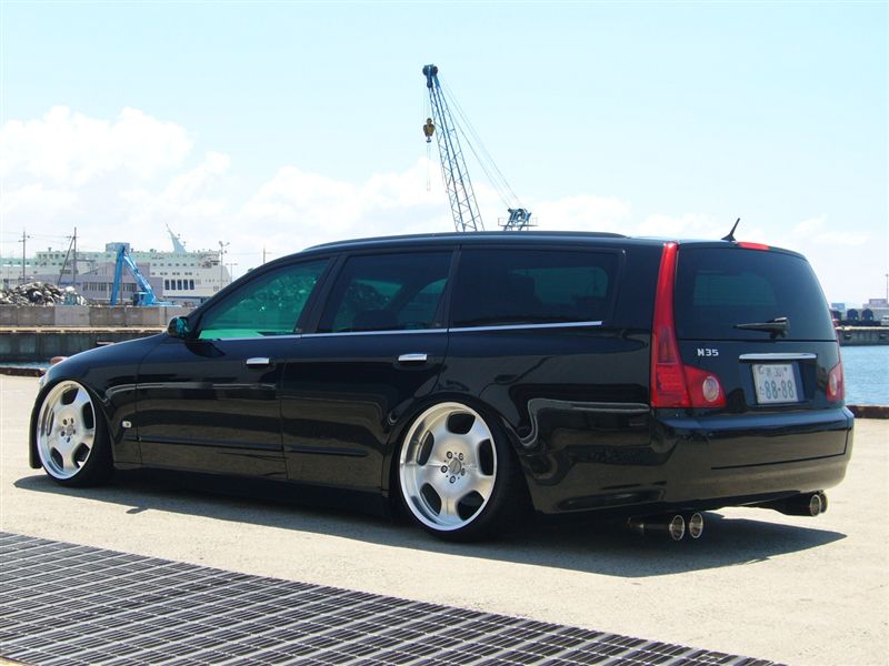 JDM Nissan Stagea on 20