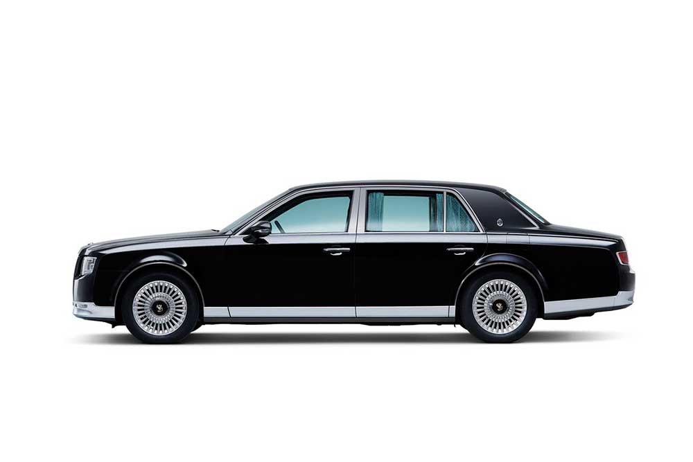 The profile of the new Toyota Century is a bit more curvy than its predecessors; high door lines and overall side view are reminiscent of the current offerings from top tier manufacturers Rolls Royce and Bentley. Black is the standard color on the Toyota Century and the chrome trim pieces are an elegant retro touch to the luxury machine. Standard are automatice side and read curtains, a feature which inspire installation on JDM and VIP crowds. - 2018 Toyota Century HYBRID The Ultimate in JDM Luxury