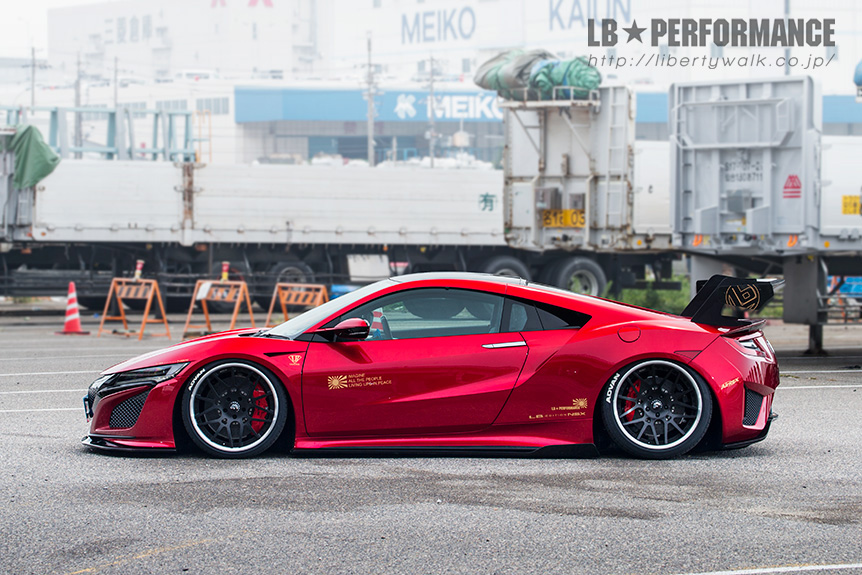 Here we have newest iteration of the Honda / Acura NSX dressed in the Liberty Walk Ver.1 Body Kit for Honda NSX. Liberty Walk which is known for wild wide body kits for exotics, went a bit conservative for the NSX. 