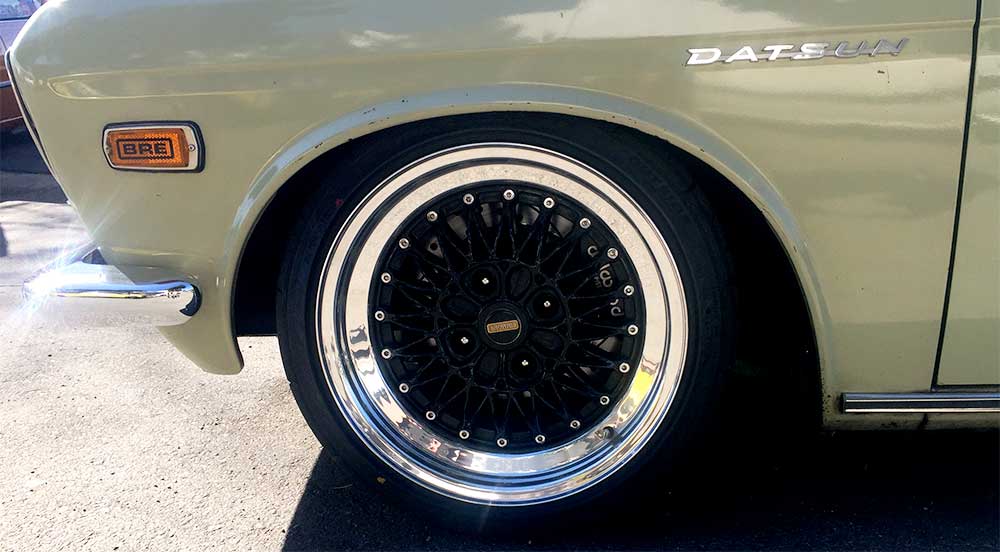 Simmons V4 on Old School Datsun 510 - Australian Wheels